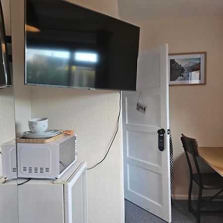 Double Bedroom Located Close To Manchester Airport Wythenshawe Exterior foto